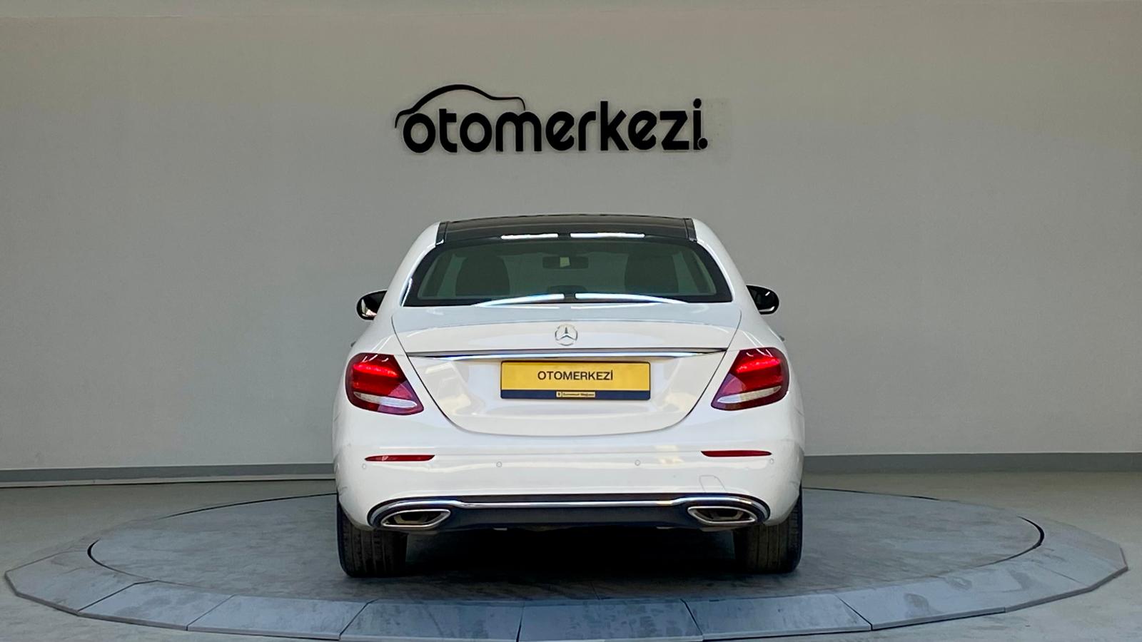 MERCEDES E 2